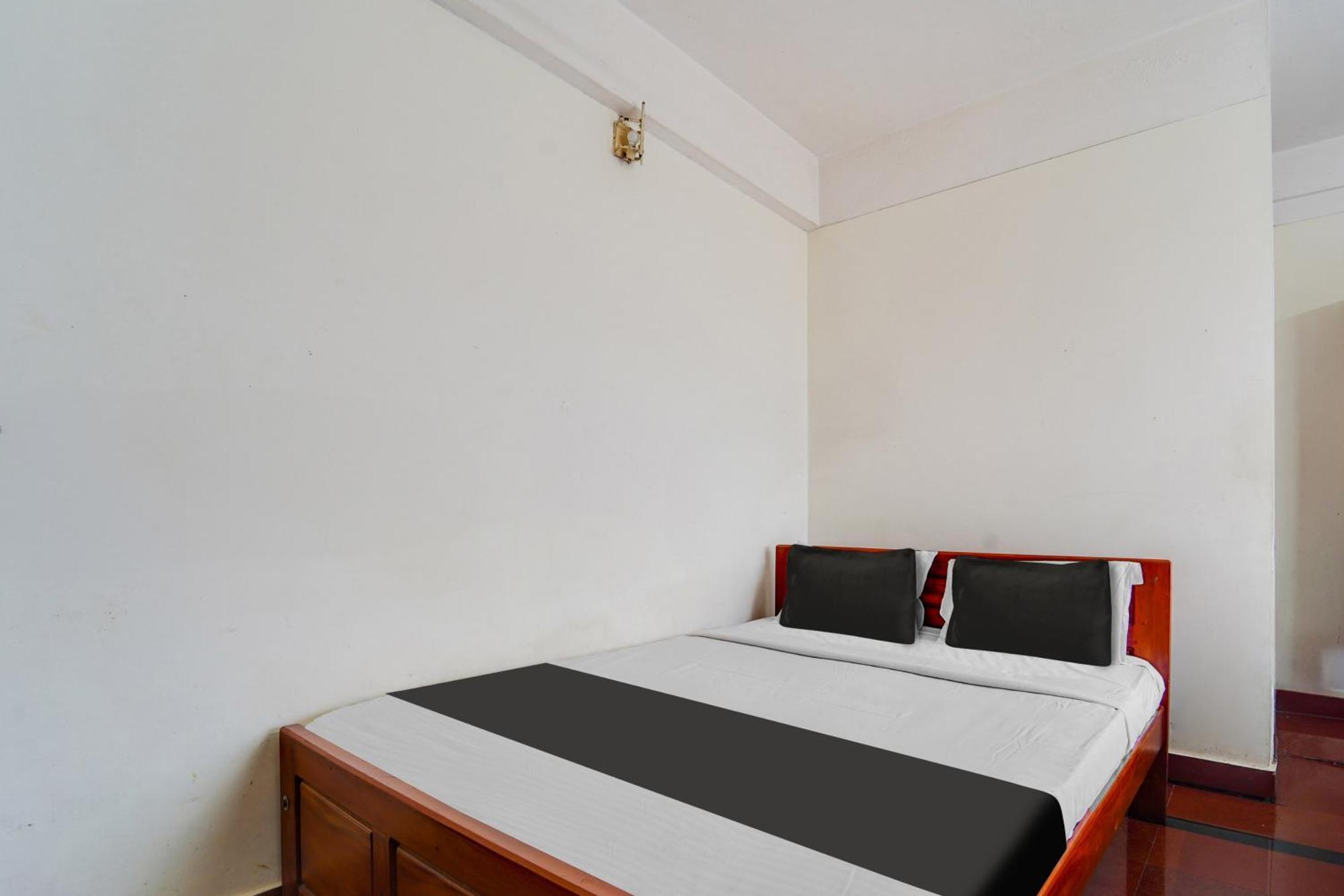 Hotel O Sai Tourist Home Thiruvananthapuram Buitenkant foto